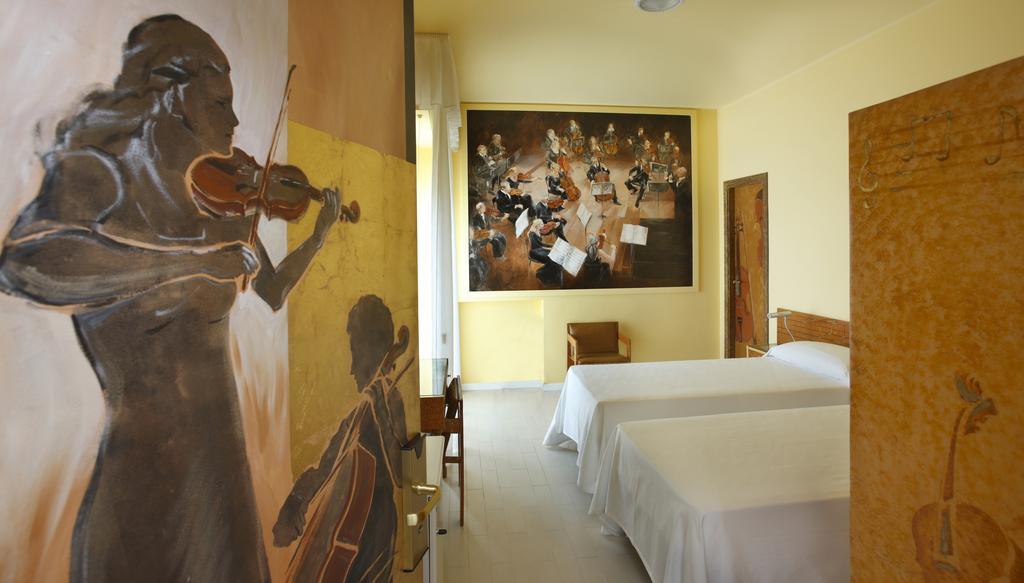 Hotel Alexander Museum Palace Pesaro Pokoj fotografie